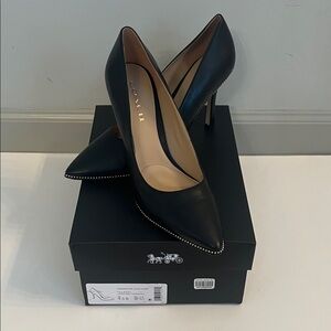 NIB Coach Samantha Leather Pump size 9.5